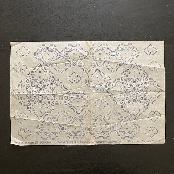 ビンテージのパターン柄刺繍図案 　フラワー刺繍図案　アンティークペーパー　ビンテージ紙もの　古い紙 1枚目の画像