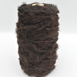 【お得！】動物の毛のような手編み糸！ファー ダークブラウン (茶)(500g) 手芸に適した楽しい毛糸！ 1枚目の画像