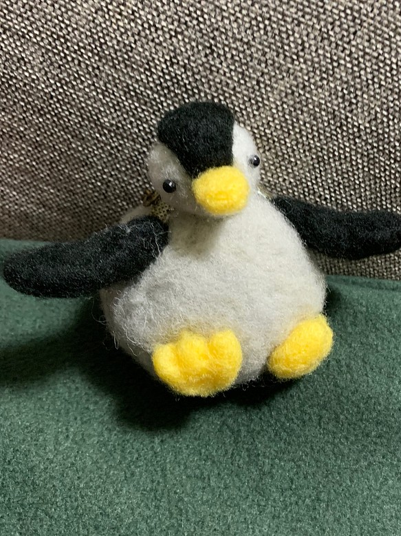羊毛フェルトのペンギンのがま口