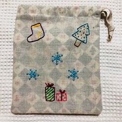 刺繍の巾着ポーチ☆クリスマス 1枚目の画像