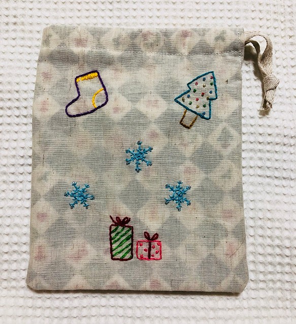 刺繍の巾着ポーチ☆クリスマス 1枚目の画像