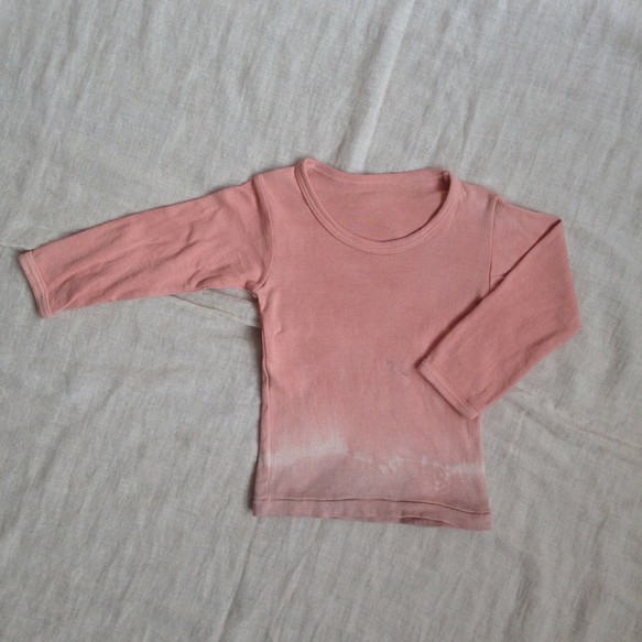 オーガニックコットンkid'sTシャツ 80サイズ　べんがら染め春の色×朝焼け色 1枚目の画像