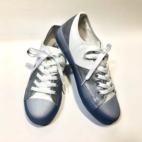 “GW ~ 1,500 日元折扣 SALE”雙色透明鞋底輕便運動鞋 β (23.0cm/23.5cm) 藍灰色 ver. 第1張的照片