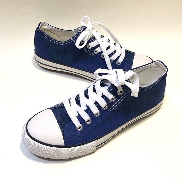 幾何雙色低幫運動鞋（深藍 x 啞光深藍）22.0cm〜30.0cm 第1張的照片