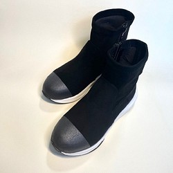 時尚雙色運動鞋靴 （黑色 x 黑色銀） L 尺寸 第1張的照片