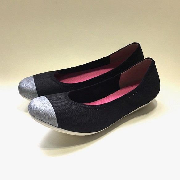 雙色輕型petanko淺口鞋（黑色x銀色） 第1張的照片
