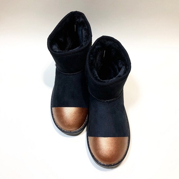 “僅M尺寸，折扣1100日元SALE”保暖雙色蟒蛇皮長靴（黑色x古銅色） 第1張的照片