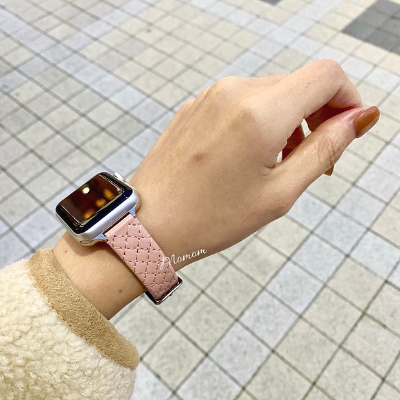 Apple Watch キルティングベルト ピンク 1枚目の画像