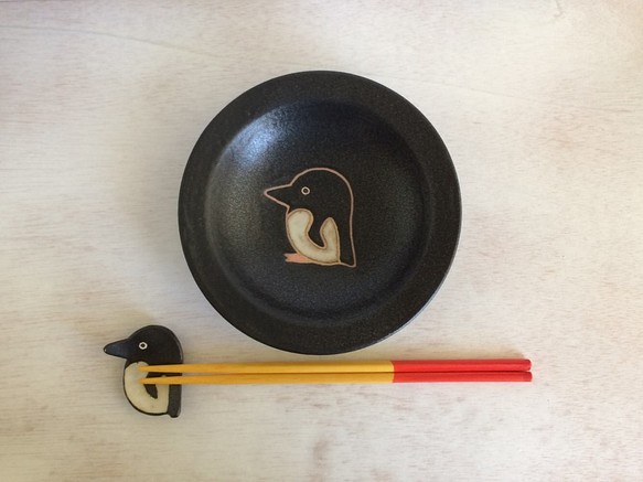 ペンギンのリム皿 1枚目の画像