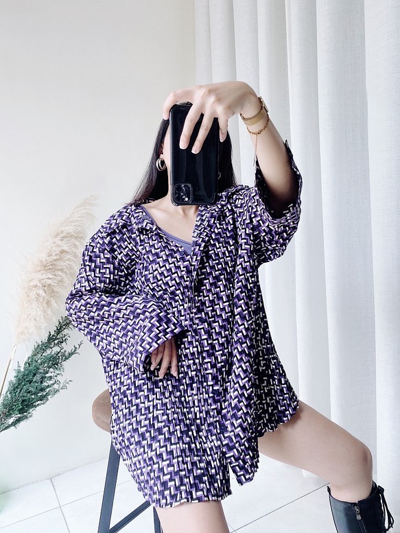 黒 紫 白の幾何学的なトロンプ お取り寄せ 熱販売 ルイユの格子縞の細かいエンボス加工のヴィンテージスピニングシャツトップヴィンテージシャツ