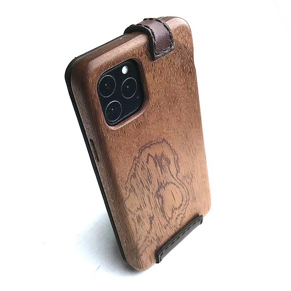 iPhone 11 Pro 手機殼由木頭和皮革製成 垂直開口 [國內免費送貨：定做] 第1張的照片