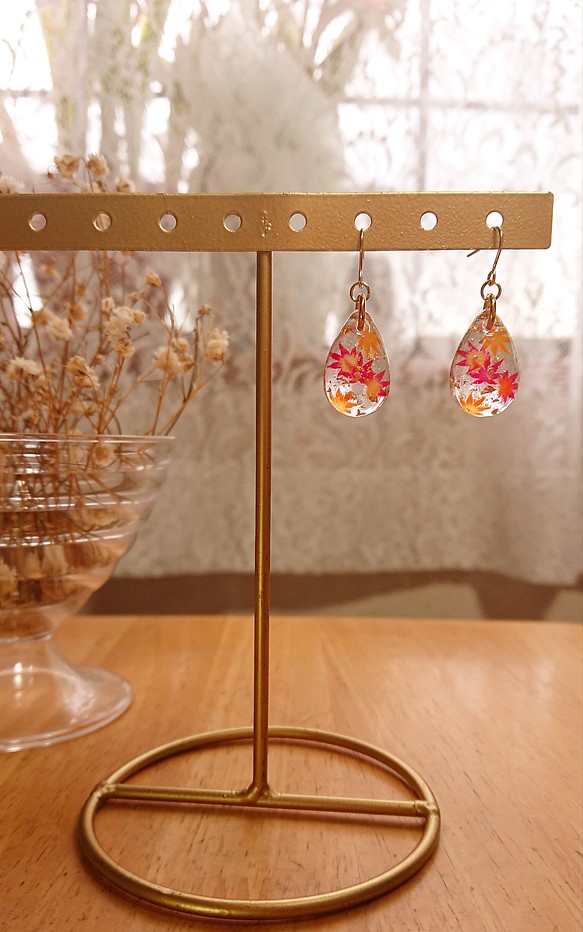 雫に閉じ込めた紅葉～程よい秋～ ピアス・イヤリング （UVレジン