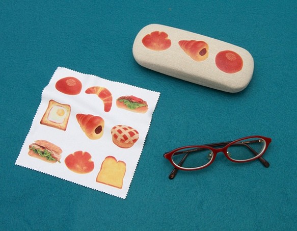 眼鏡的組&lt;眼鏡盒和眼鏡吸塵器&gt; 第1張的照片