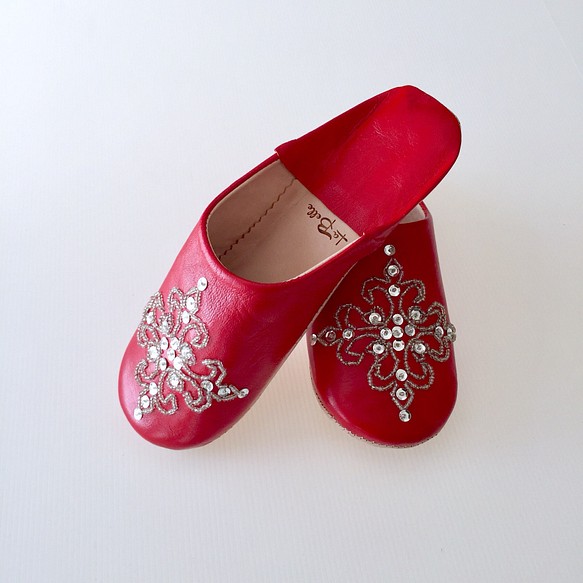 優雅Babushu Lapela鮮豔的紅色手縫製刺繡直到4/30免費送貨 第1張的照片