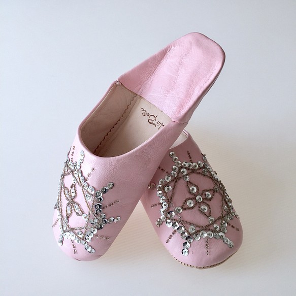【期間延長SALE】綺麗な刺繍バブーシュ ティアラ　ピンク 1枚目の画像