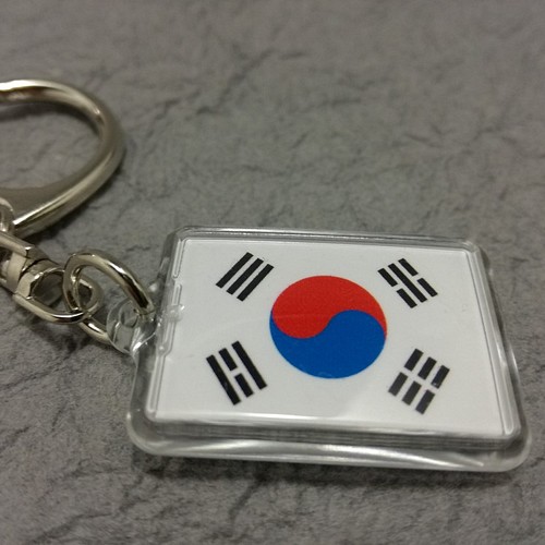 新品 韓国 キーホルダー 国旗 Korea 小物 ファッション雑貨 なないろの虹 通販 Creema クリーマ ハンドメイド 手作り クラフト作品の販売サイト