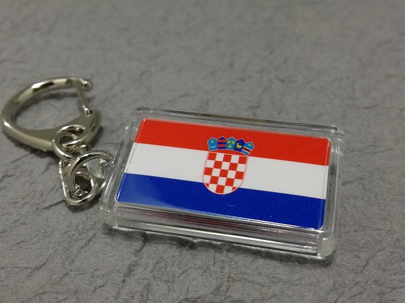 新品 クロアチア キーホルダー 国旗 Croatia 小物 ファッション雑貨 なないろの虹 通販 Creema クリーマ ハンドメイド 手作り クラフト作品の販売サイト