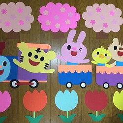【オーダー受付中】列車に乗って♪ 壁面飾り 春 卒園 入園 進級 桜 1枚目の画像