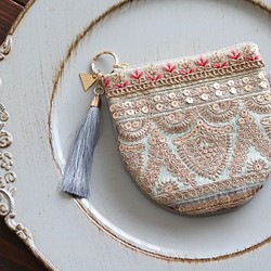 Embroidery decoration ポーチ　タッセル付き 1枚目の画像