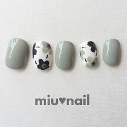 44 再 販 北欧フラワーネイル グレー ネイルチップ ネイルシール Miu Nail 通販 Creema クリーマ ハンドメイド 手作り クラフト作品の販売サイト