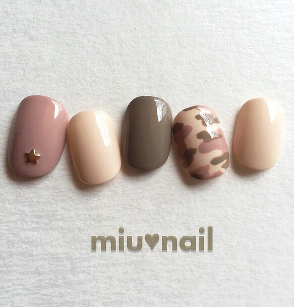 48 再販 ピンクベージュのカモフラネイル つや ネイルチップ ネイルシール Miu Nail 通販 Creema クリーマ ハンドメイド 手作り クラフト作品の販売サイト