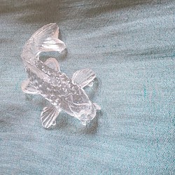 錦鯉のミニチュアオブジェ 1枚目の画像