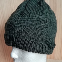 ニット帽（カーキ色、水玉模様）フリーサイズ、英国羊毛100％、受注制作 1枚目の画像