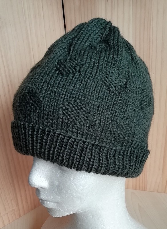 ニット帽（カーキ色、水玉模様）フリーサイズ、英国羊毛100％、受注制作 1枚目の画像
