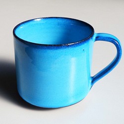 天藍色的杯子 第1張的照片