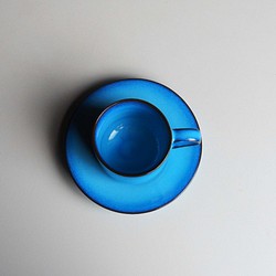 天空彩色小咖啡杯和碟 第1張的照片