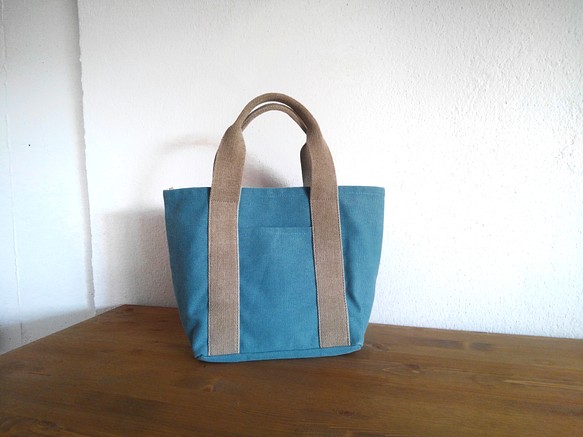 【SALE】鮮やかなブルーのミニトートバッグ(帆布・ヴィンテージ風加工) 1枚目の画像