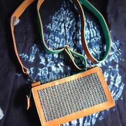革のお財布ショルダーポーチ（麻の葉刺繍） 1枚目の画像