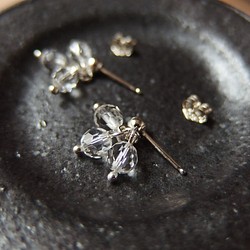 【silver925】水晶の輝く粒々ピアス 1枚目の画像
