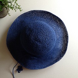 夏の帽子   青いキャプリーヌ 1枚目の画像