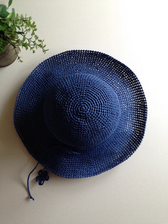 夏の帽子   青いキャプリーヌ 1枚目の画像