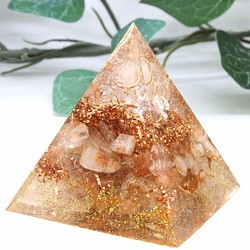 ピラミッド型Ⅱ オルゴナイト サンストーン＆カーネリアン 1枚目の画像