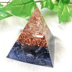ピラミッド型Ⅱ オルゴナイト アイオライト 1枚目の画像
