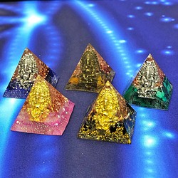 水晶ピラミッド型置物 天然石ピラミッド型置物 パワーストーンピラミッド型置物 - 置物
