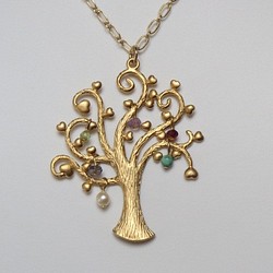 宝玉の木のネックレス 1枚目の画像
