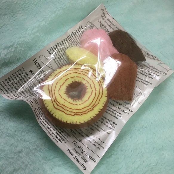 フェルトおままごと 洋菓子 バウムクーヘン マドレーヌセット おもちゃ