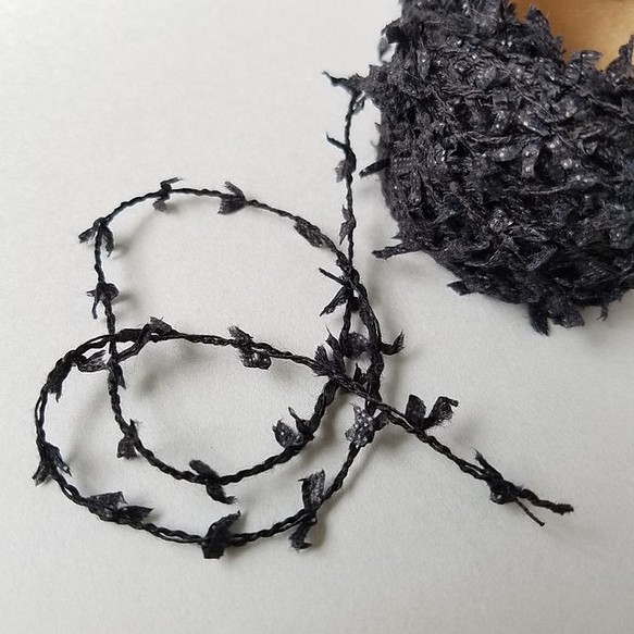 「太目フラッグヤーン(ブラック)」素材糸　引き揃え糸 1枚目の画像