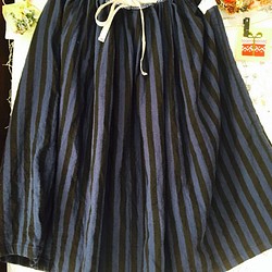 冬のふんわりスカート（ネイビー） 1枚目の画像