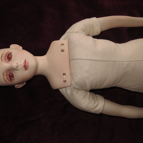 創作ビスクドール 人形 黒いアンティーク風ドレスの女の子 人形 