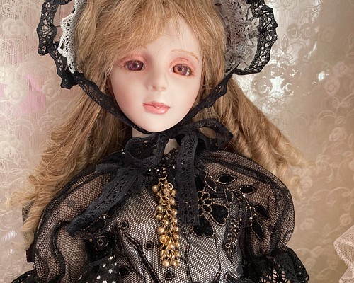 創作球体関節ビスクドール人形　黒いアンティーク風ドレスの女の子
