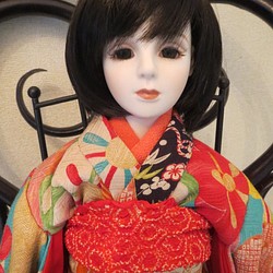 創作ビスクドール　人形　アンティーク着物花模様の着物の女の子 1枚目の画像