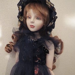 創作球体関節ビスクドール人形　紺色のドレスの女の子 1枚目の画像