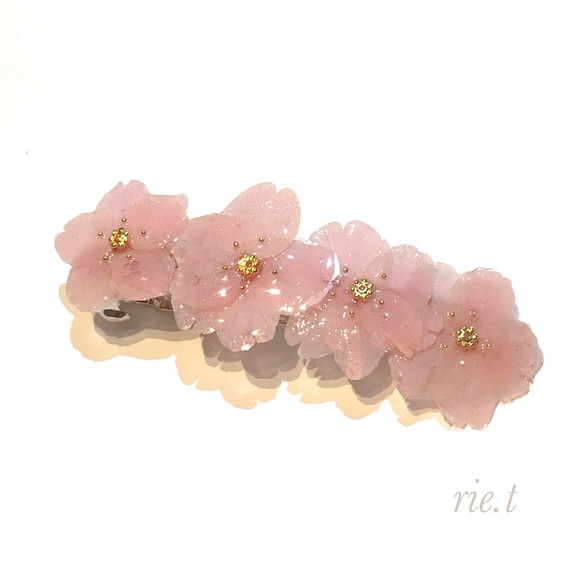 【rie.t】本物の桜♡バレッタ 押し花 1枚目の画像
