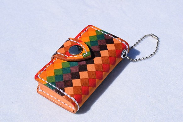 虹色モザイク柄のスマートキーケース：本革：手縫い：手染め 1枚目の画像