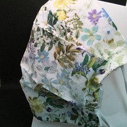 「エレガント草花」の不織布マスク用布カバー 1枚目の画像