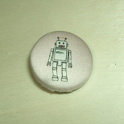 「ロボットpink」柄のブローチ帯留め（φ25㎜） 1枚目の画像